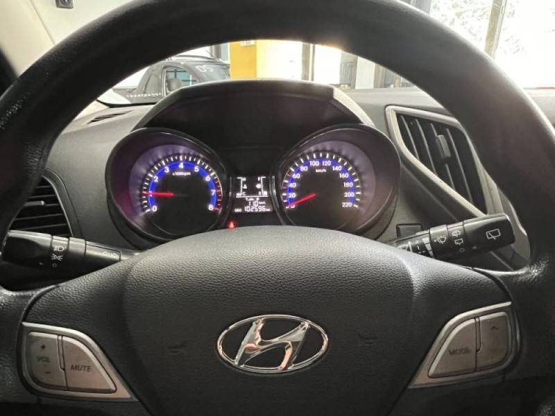 HYUNDAI - HB20 - 2014/2015 - Vermelha - R$ 42.900,00