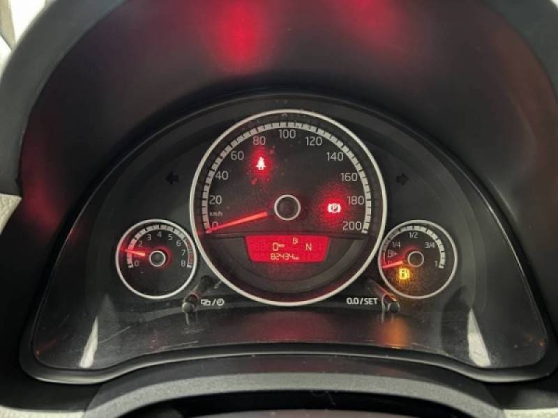 VOLKSWAGEN - UP - 2015/2015 - Prata - R$ 40.900,00