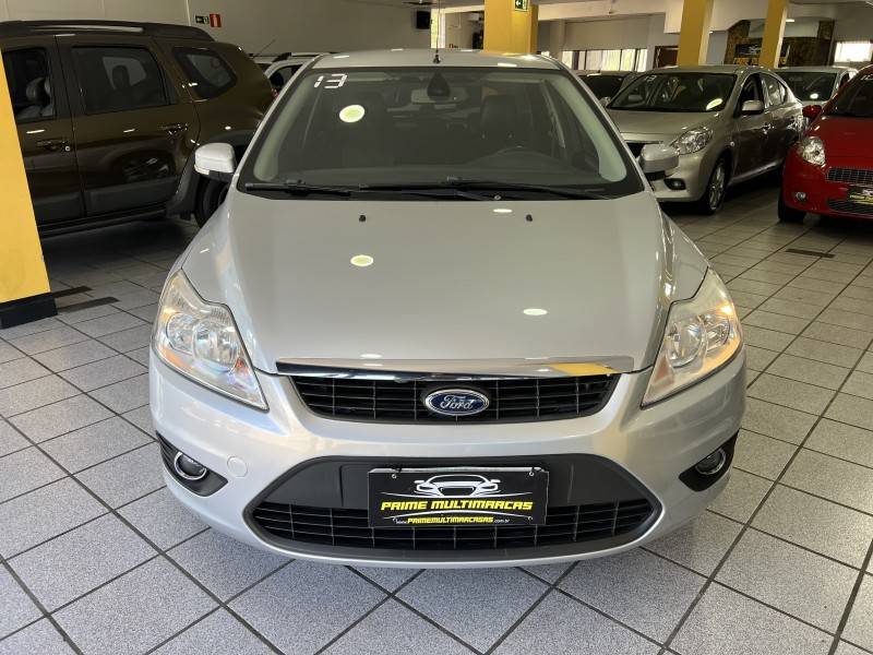 FORD - FOCUS - 2013/2013 - Prata - R$ 45.900,00