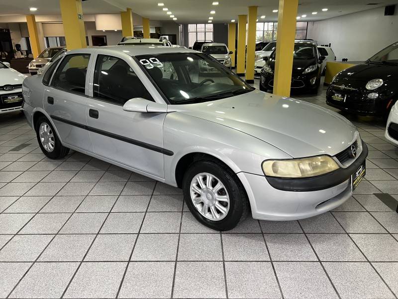 CHEVROLET - VECTRA - 1999/1999 - Prata - R$ 14.900,00