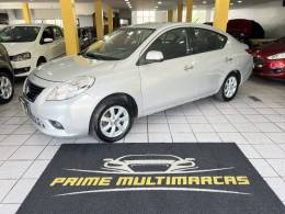 NISSAN - VERSA - 2012/2013 - Prata - R$ 34.900,00