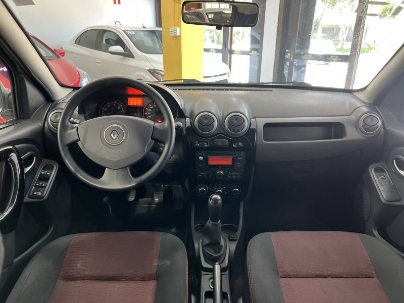 RENAULT - SANDERO - 2013/2013 - Prata - R$ 39.900,00