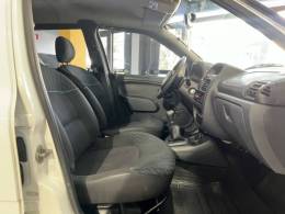 RENAULT - CLIO - 2015/2016 - Branca - R$ 31.900,00