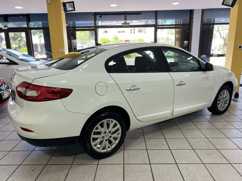 RENAULT - FLUENCE - 2016/2016 - Branca - R$ 53.900,00