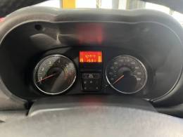 RENAULT - CLIO - 2015/2016 - Branca - R$ 31.900,00