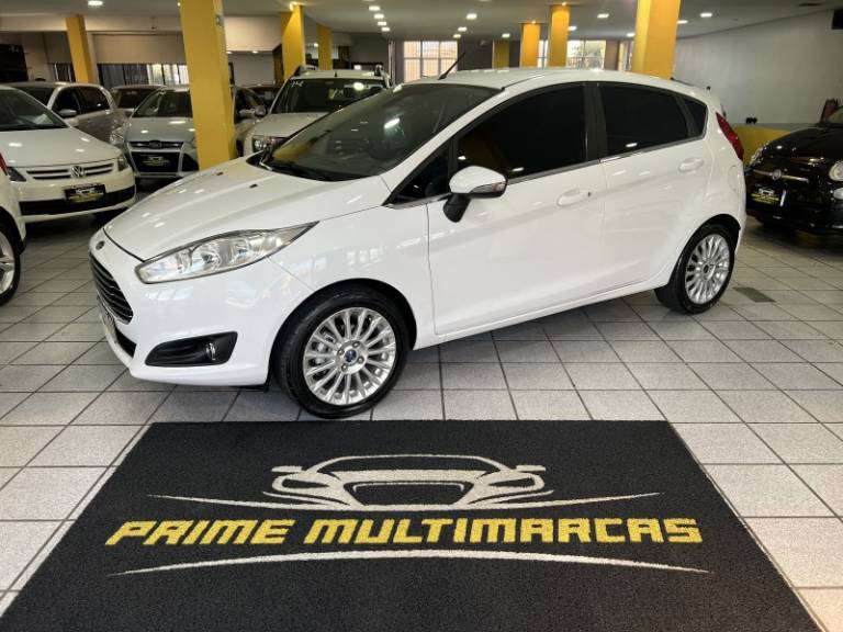 FORD - FIESTA - 2015/2015 - Branca - R$ 53.900,00