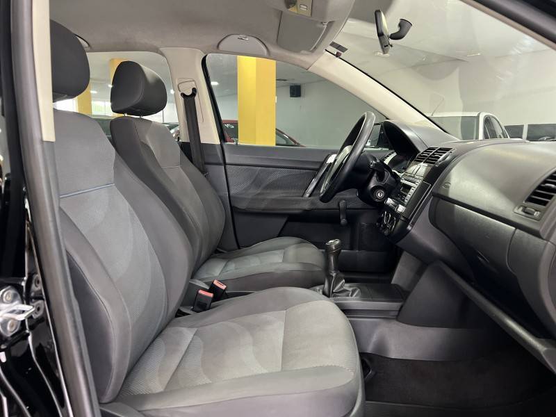 VOLKSWAGEN - POLO - 2010/2010 - Preta - R$ 34.900,00