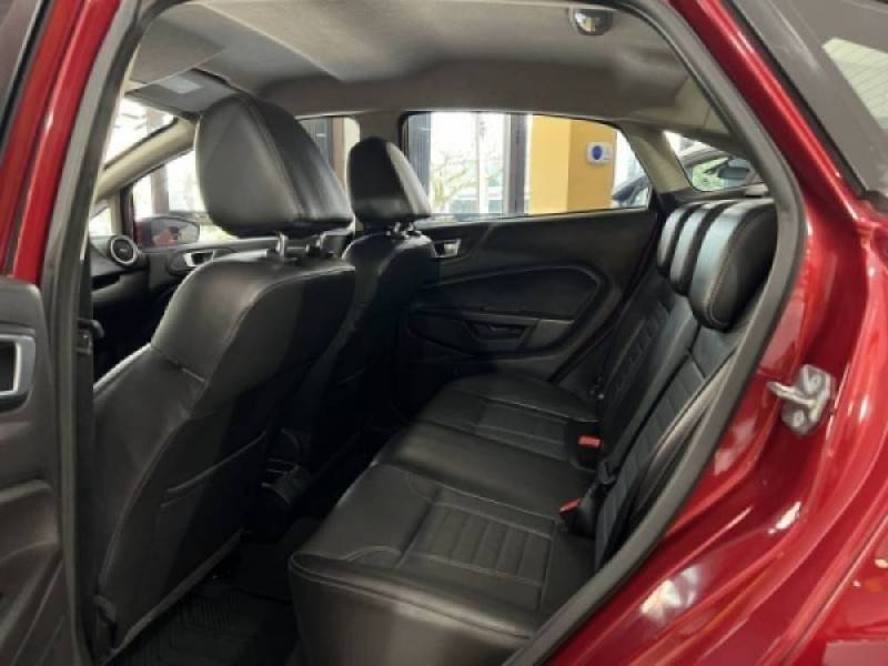 FORD - FIESTA - 2015/2015 - Vermelha - R$ 48.900,00