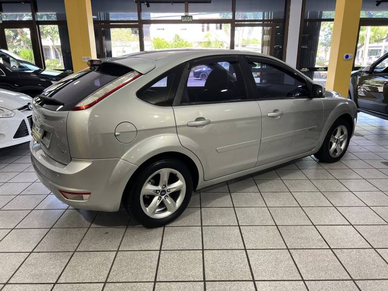 FORD - FOCUS - 2013/2013 - Prata - R$ 45.900,00