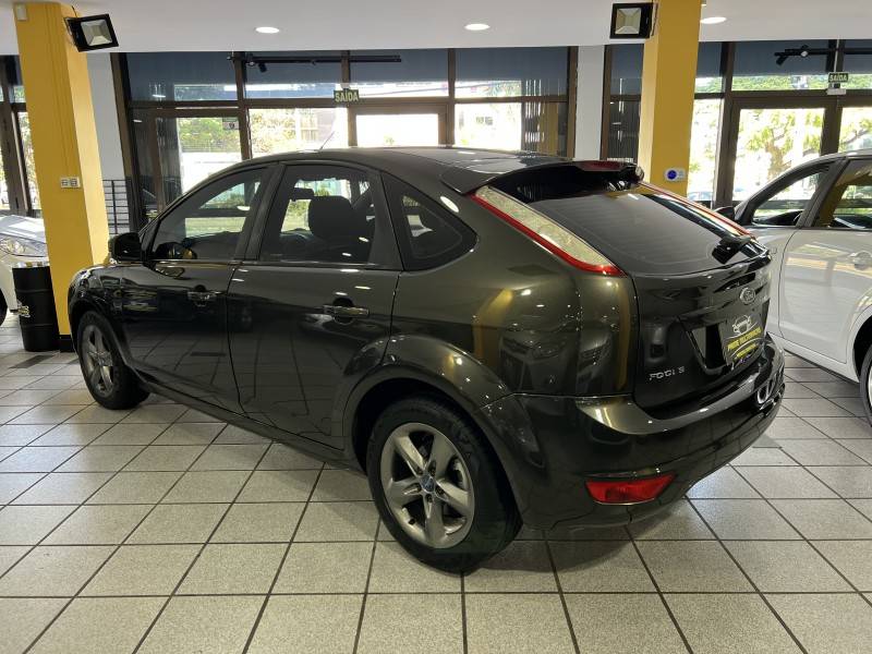 FORD - FOCUS - 2012/2012 - Cinza - R$ 42.900,00