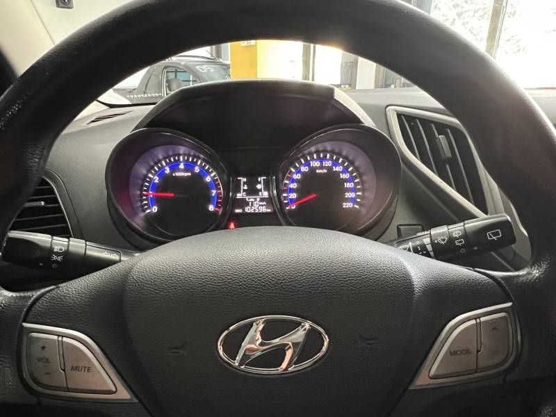 HYUNDAI - HB20 - 2015/2015 - Vermelha - R$ 46.900,00